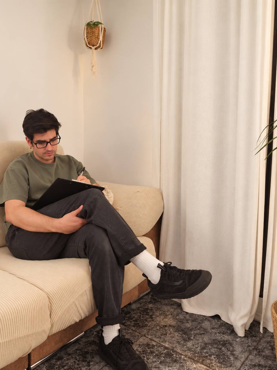 Raúl Rejes en su espacio de trabajo